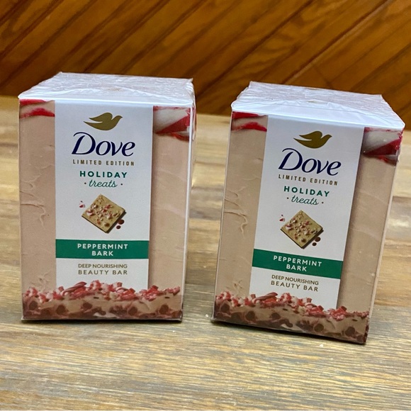 2 Pack DOVE Limited Ed Holiday Treats Beauty Bar Peppermint Bark 4 Bars Total - Picture 1 of 4